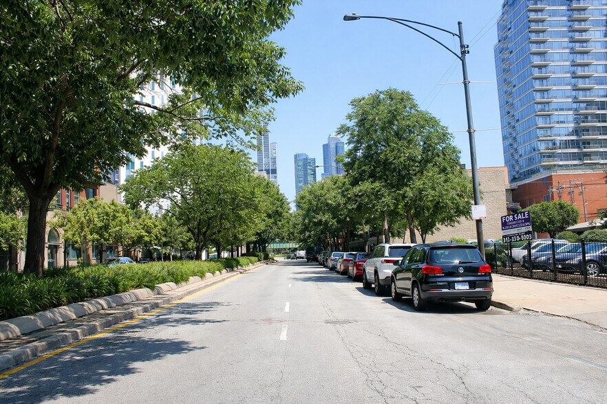 Building Photo - 1727 S Indiana Ave