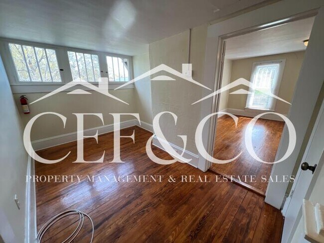 Building Photo - 2446 Wallace Ave