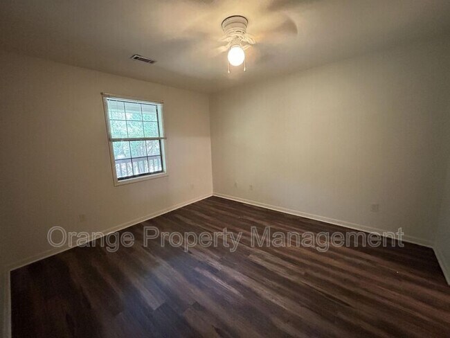 Building Photo - 204 Calhoun St