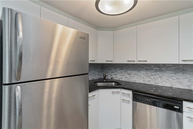Building Photo - 2870 Pharr Ct S Northwest