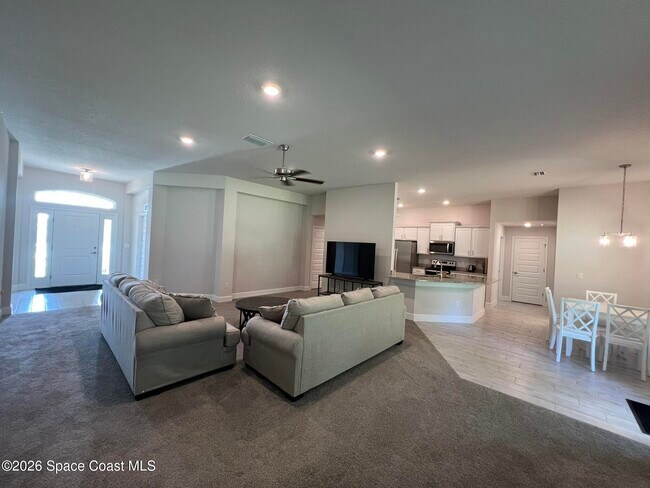 Building Photo - 8752 Waterstone Blvd