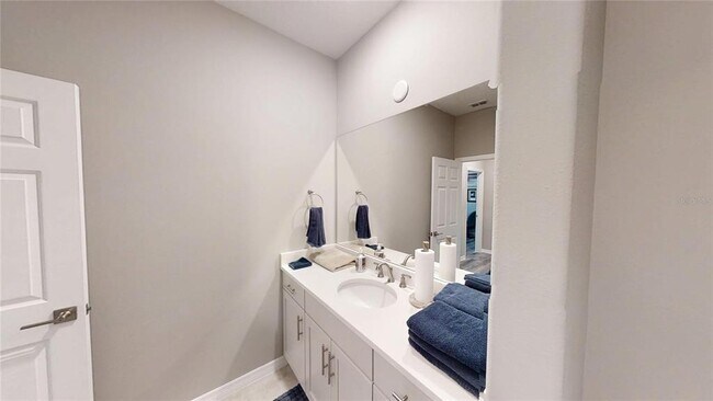 Building Photo - 5655 SW 78th Ave Rd