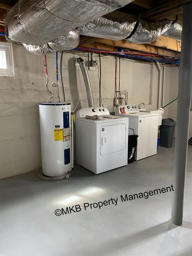 Building Photo - Beautiful Ranch located in Roanoke County