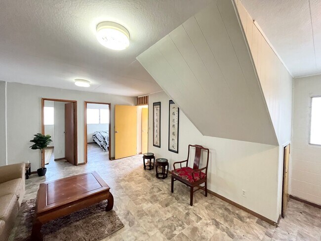 Building Photo - 2429 N School St