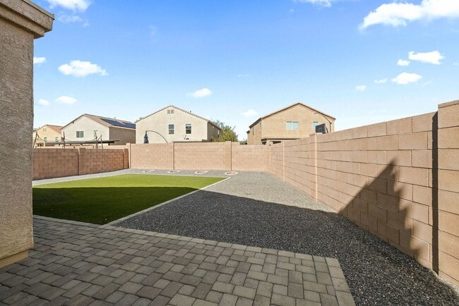 Building Photo - This very popular 2-story home floor plan ...