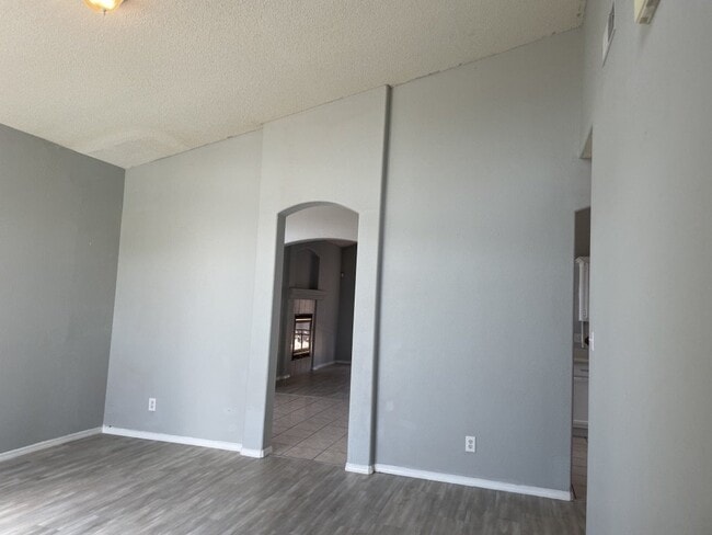 Building Photo - 3701 Trina Pl