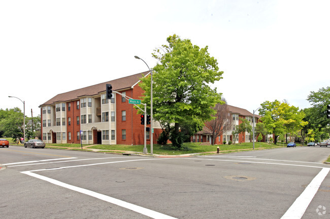 Building Photo - West End Apartments