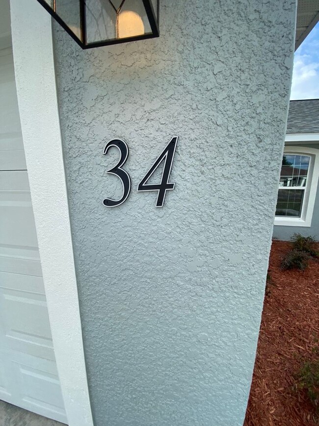 Building Photo - Desirable SE Ocala neighborhood 3/2/2 ** Wont Last**