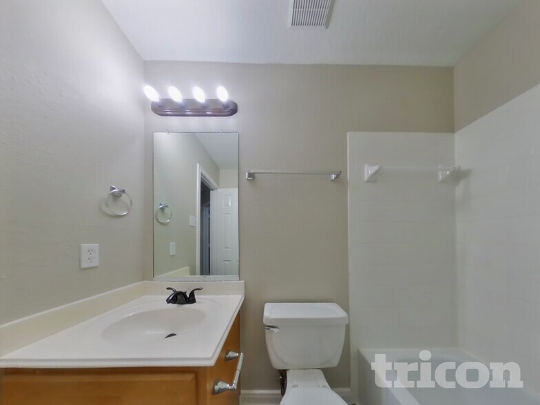 Building Photo - 5003 Hauna Ln