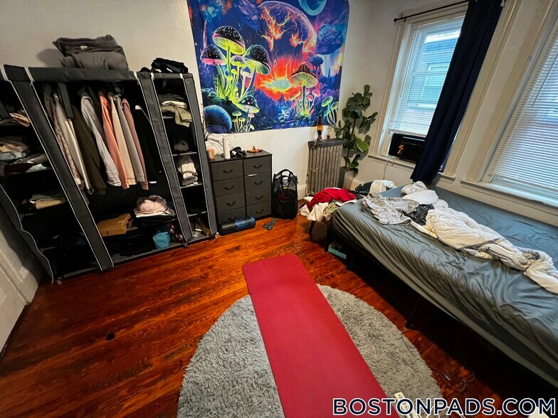 Building Photo - 4.5 Centre St