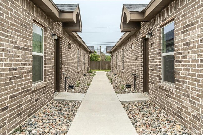 Building Photo - 6903 Venus Dr