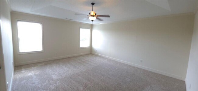 Building Photo - 2125 Savannah Dr