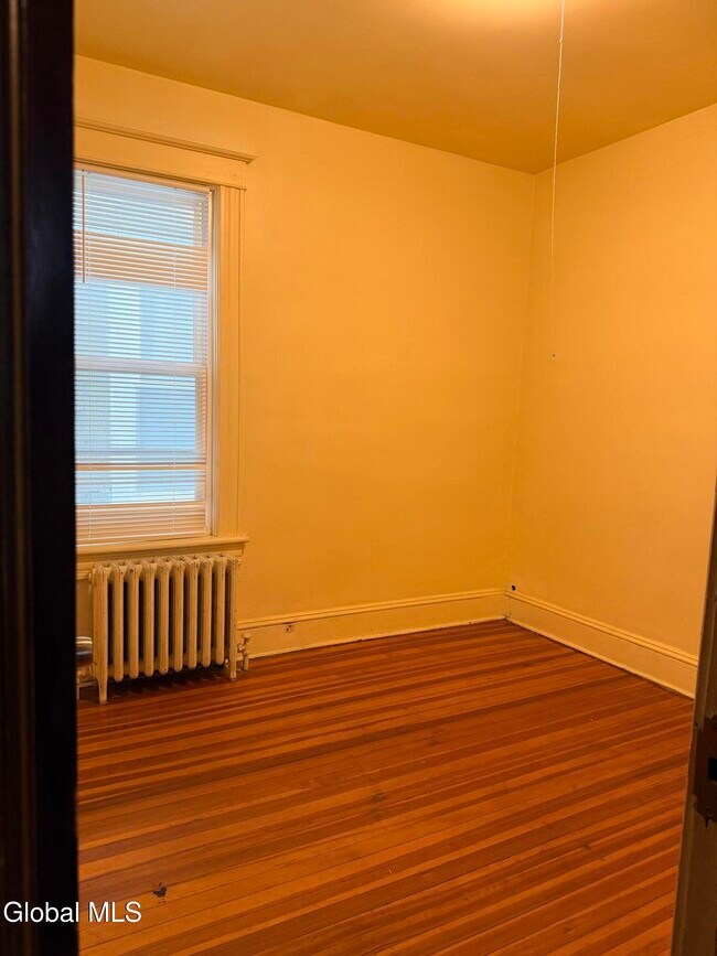 Building Photo - 90 Woodlawn Ave