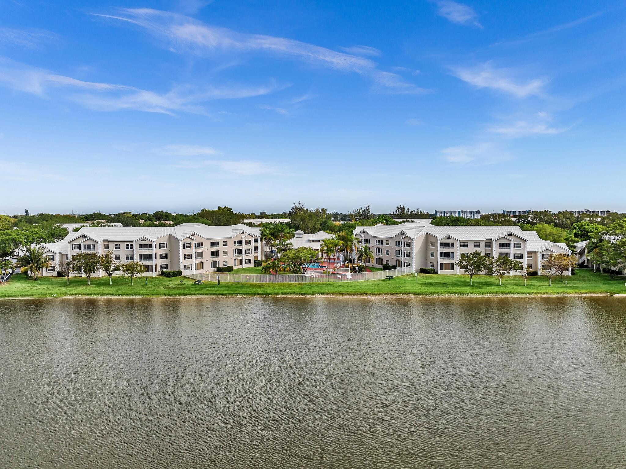 Building Photo - 2803 N Oakland Forest Dr