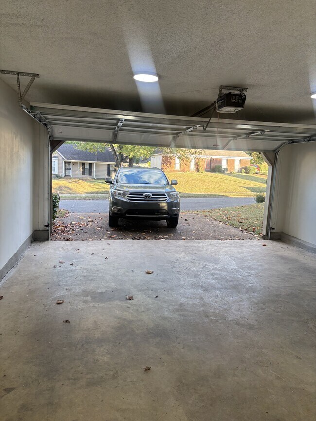 Building Photo - 4197 Oak Valley Dr