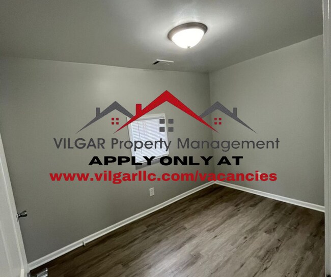Building Photo - 4855 White Oak Ave