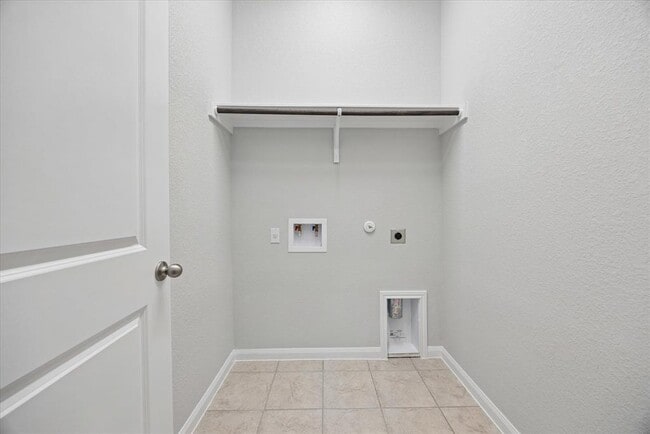 Building Photo - 320 Creek Rd