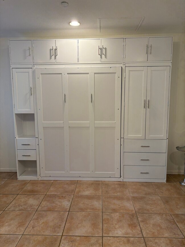 Building Photo - 42 Jacks Ln