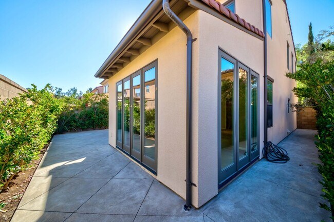 Building Photo - 63 Waterleaf