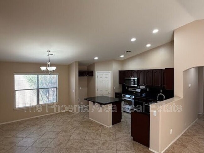 Building Photo - 3049 W Silver Creek Dr