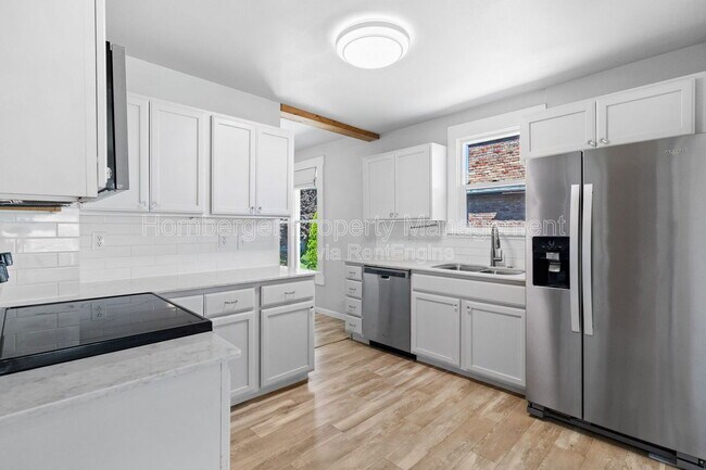 Building Photo - 1836 E 10th Ave