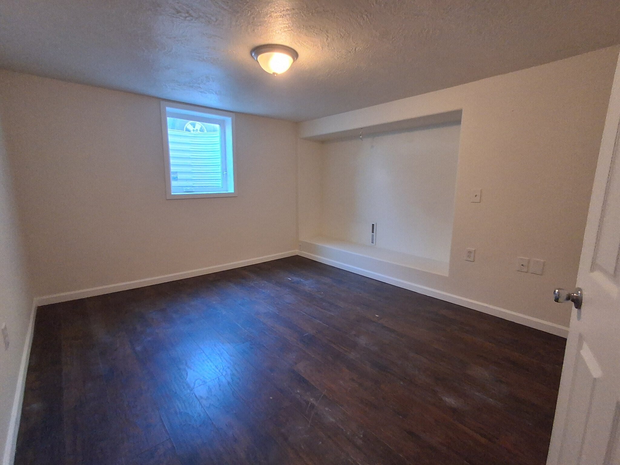 Building Photo - 203 W Amherst Ct