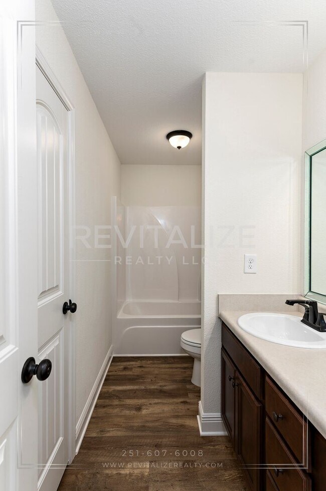 Building Photo - Elegant 4 Bed 3 Bath Cul-de-sac Home in Silverhill