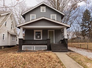 Building Photo - Charming 3-Bedroom Property in Prime Location