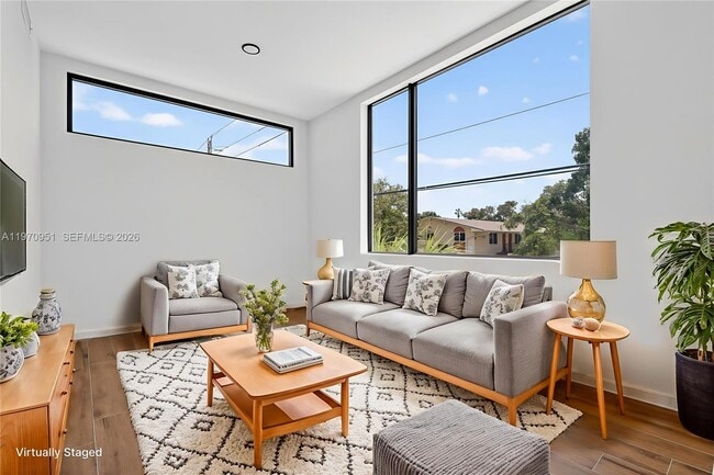 Building Photo - 529 NE 61st St