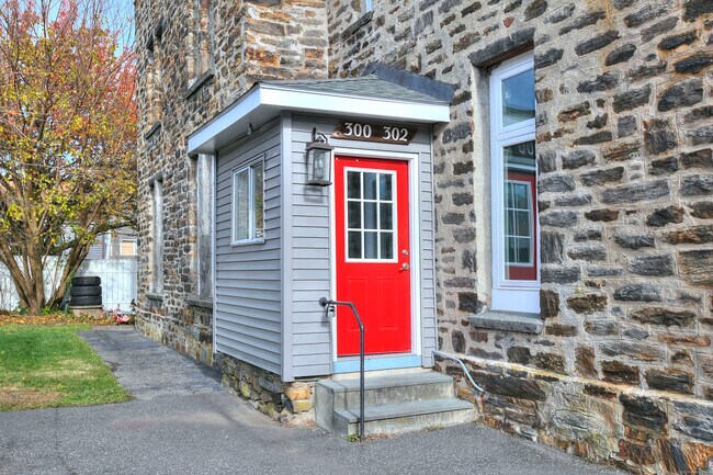 Building Photo - 300 Soundview Ave