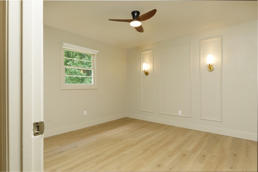 Building Photo - 2447 Delta Ct