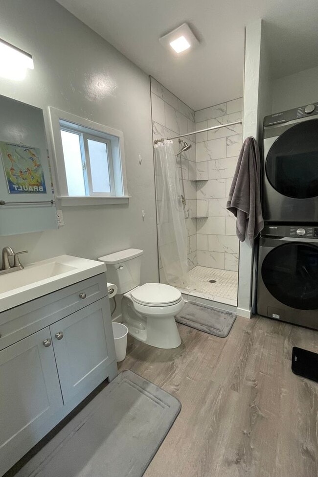 Building Photo - Fully Furnished ADU Studio with W/D