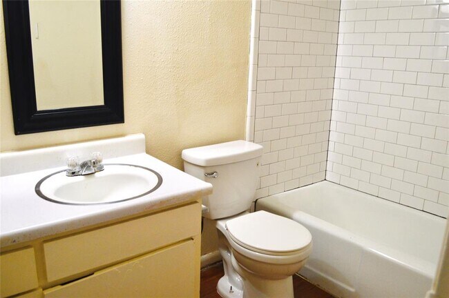 Building Photo - 4709 Harmon Ave