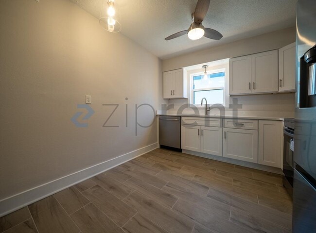 Building Photo - 7338 Coquina Way