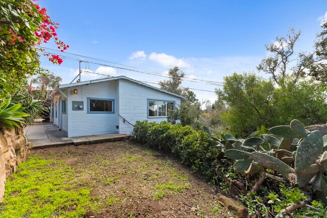 Building Photo - 1409 Avon Park Ter