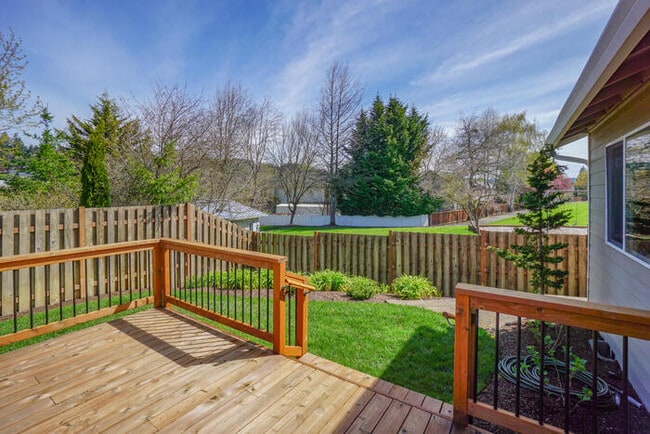 Building Photo - BEAUIFUL RAMBLER IN SOUTHVIEW HEIGHTS