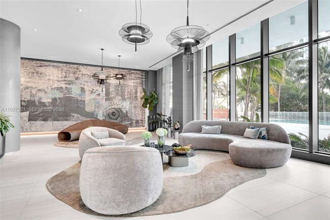 Building Photo - 460 NE 28th St