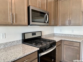 Building Photo - 899 N 1120 E