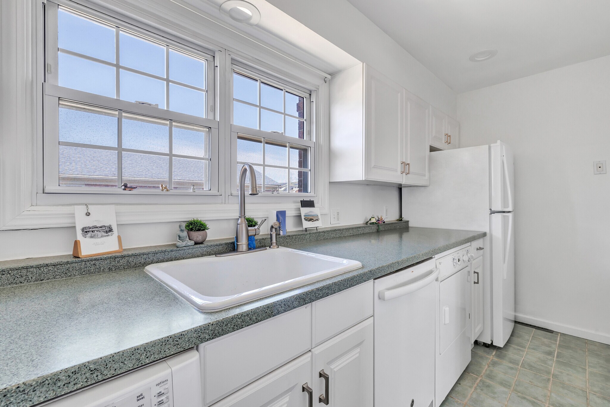 Building Photo - 245 Unquowa Rd