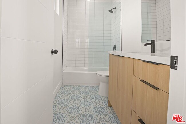 Building Photo - 1709 Burnside Ave