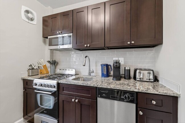 Building Photo - 1500 Arlington Blvd