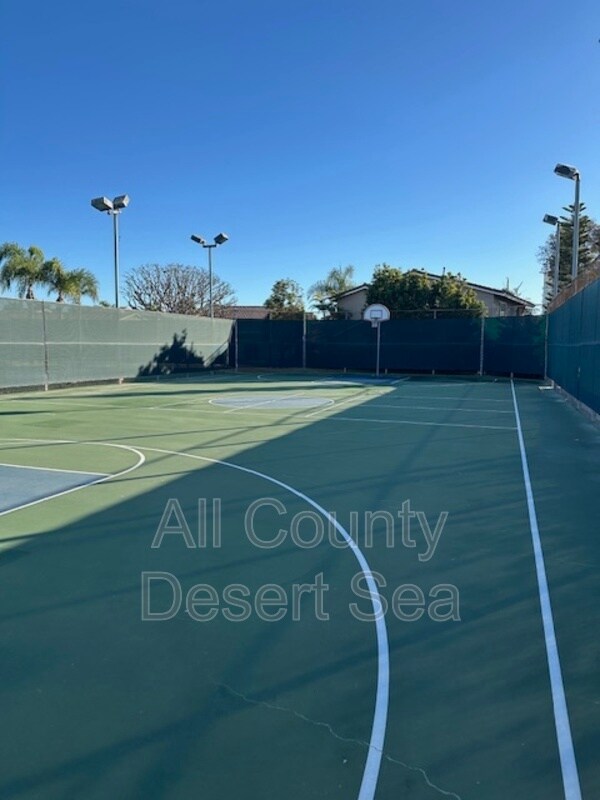 Building Photo - 7961 Southwind Cir