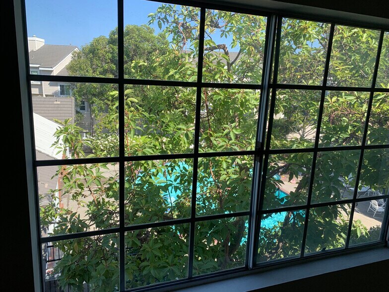 Front bedroom view - 2800 Plaza del Amo