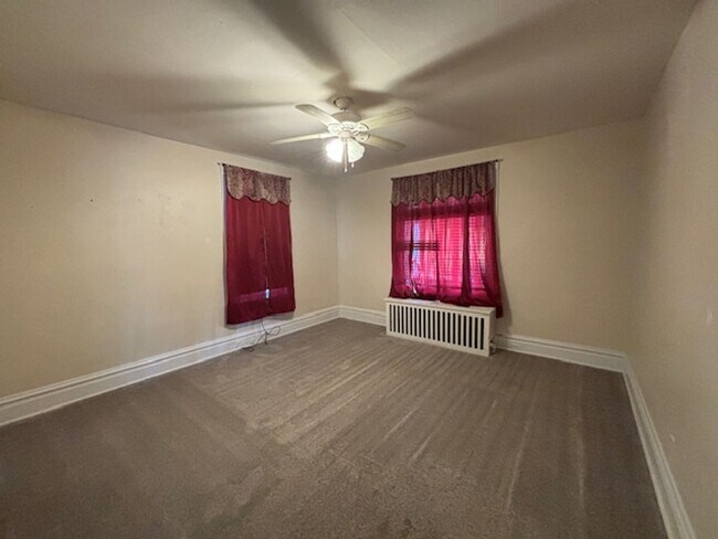 Building Photo - Kamineni-1070 Luzerne Street