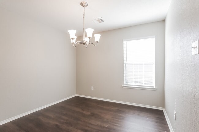 Building Photo - 20619 Tayman Oaks Dr