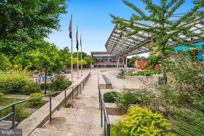 Building Photo - 7607 Eastern Ave NW