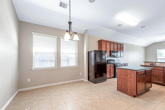 Building Photo - 27523 Huggins Crest Ct