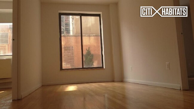 Building Photo - Soho Abbey, The