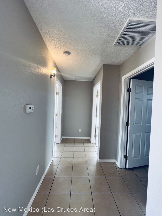 Building Photo - 2 br, 1 bath House - 917 Mesilla Dr.