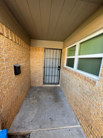 Building Photo - 5412 39th Dr